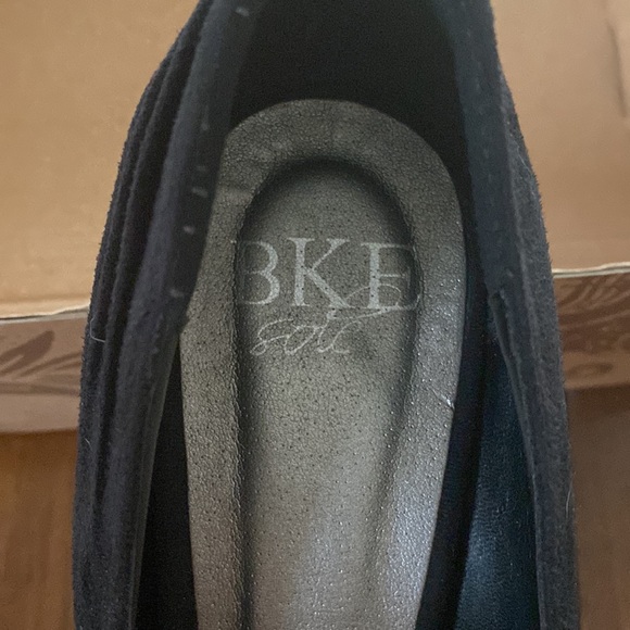 Black studded heal - Picture 5 of 5